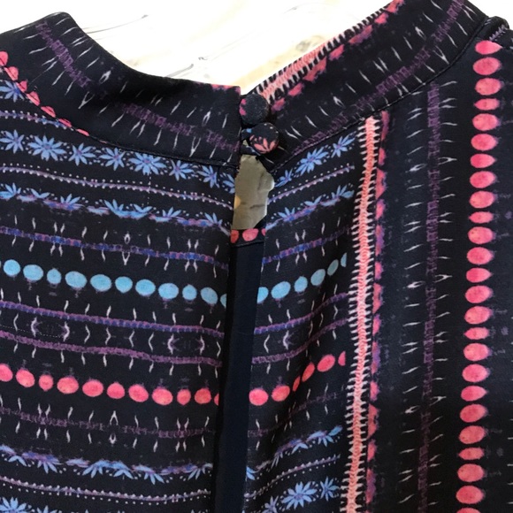 Parker Ruffle overlay top SZ L - Picture 4 of 7